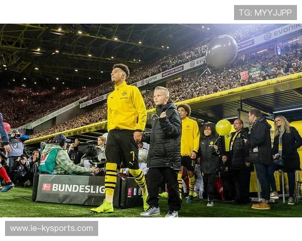 多特蒙德前场火力梗阻，球队进攻组织混乱，多特蒙德球队实力